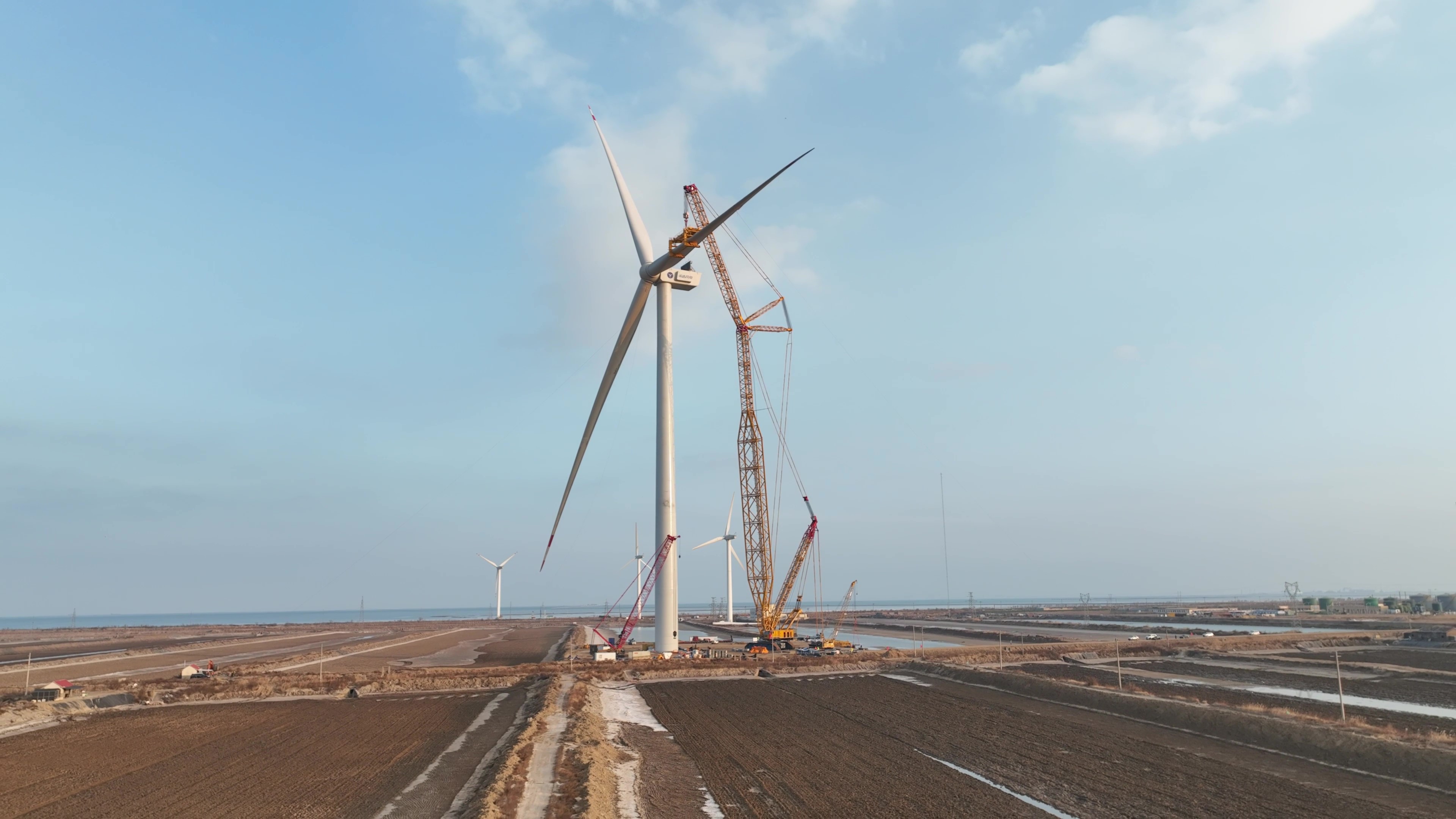 经年打磨今朝亮剑！人生就是搏股份深远海16MW&ldquo;海鹰&rdquo;平台吊装成功