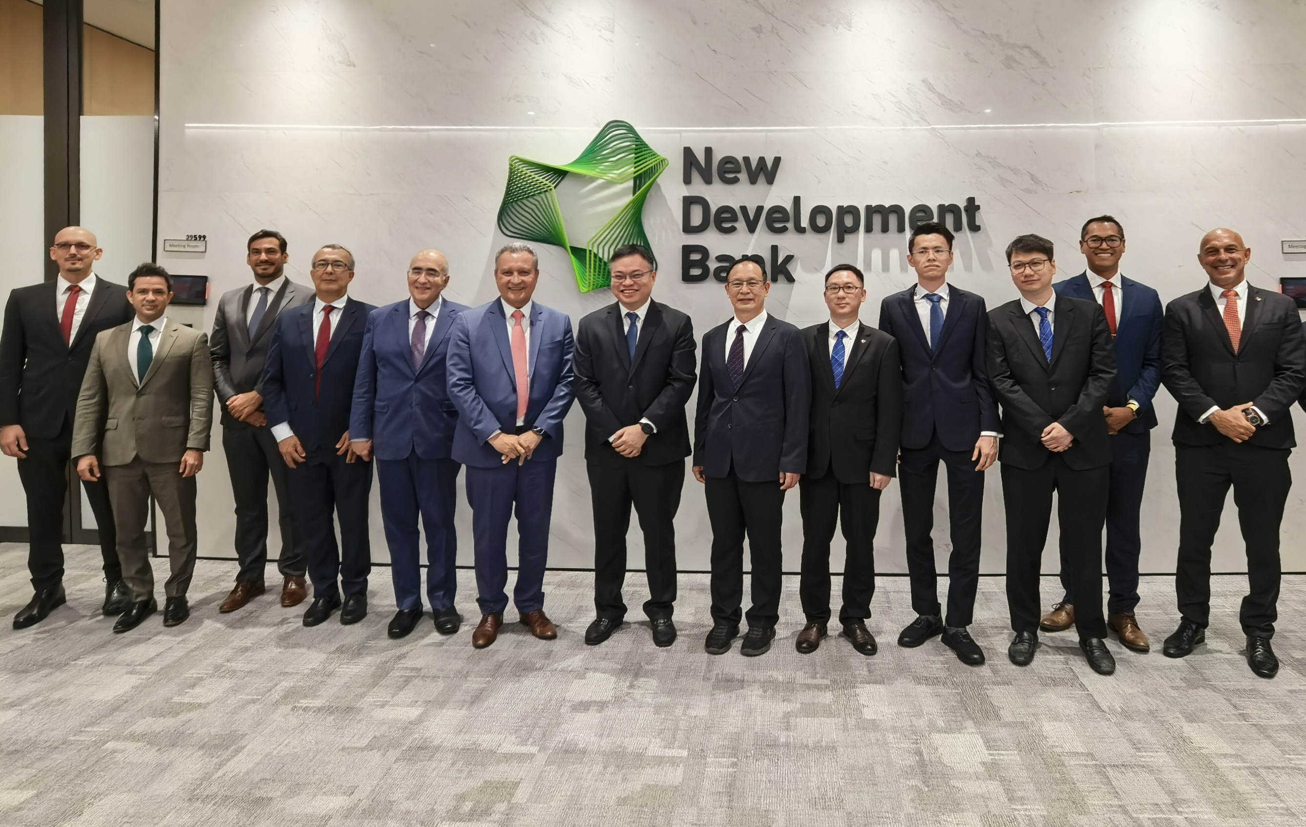 Cheng Chenguang Meets Brazil's Chief Minister Rui Costa